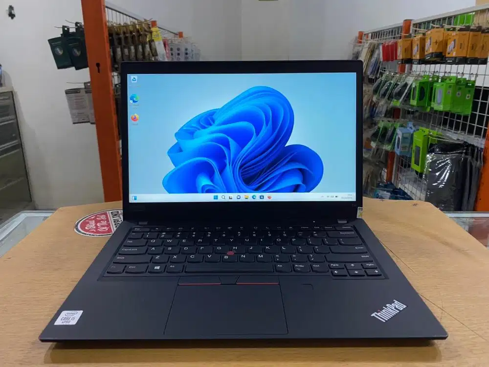 Lenovo ThinkPad T14 Core i5Gen10 Ram 16GB SSD 256GB Touchscren Mulus