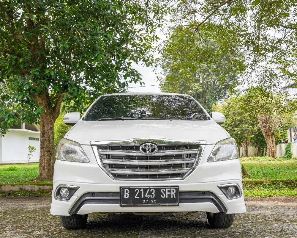 Toyota Innova 2015 V Luxury 2.0 Automatic