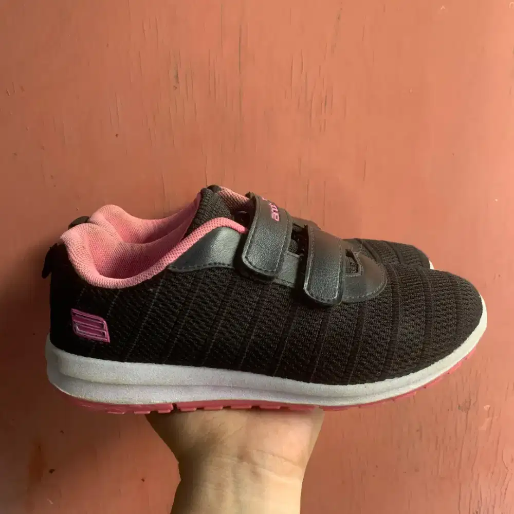 Sepatu ando anak