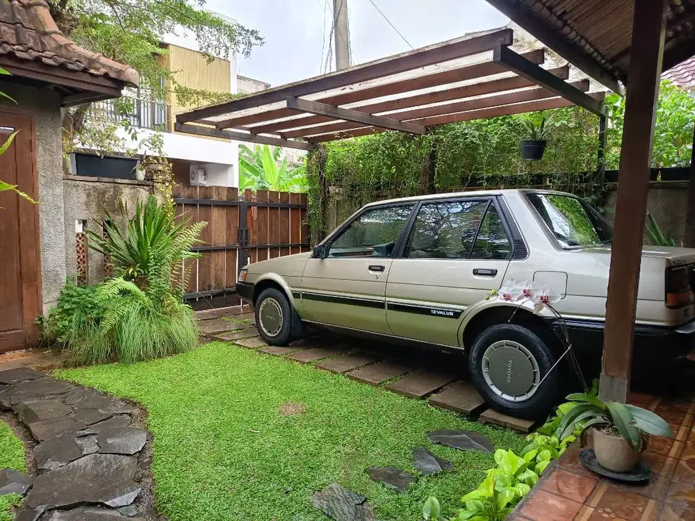 Corolla SE Saloon 1986  - “It’s only original once”