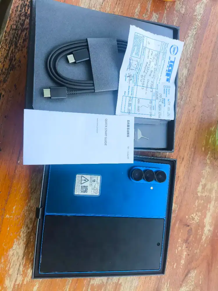 JUAL Z FOLD 7 RAM 12/512 GB FULLSET pembelian di bulan 03-2026