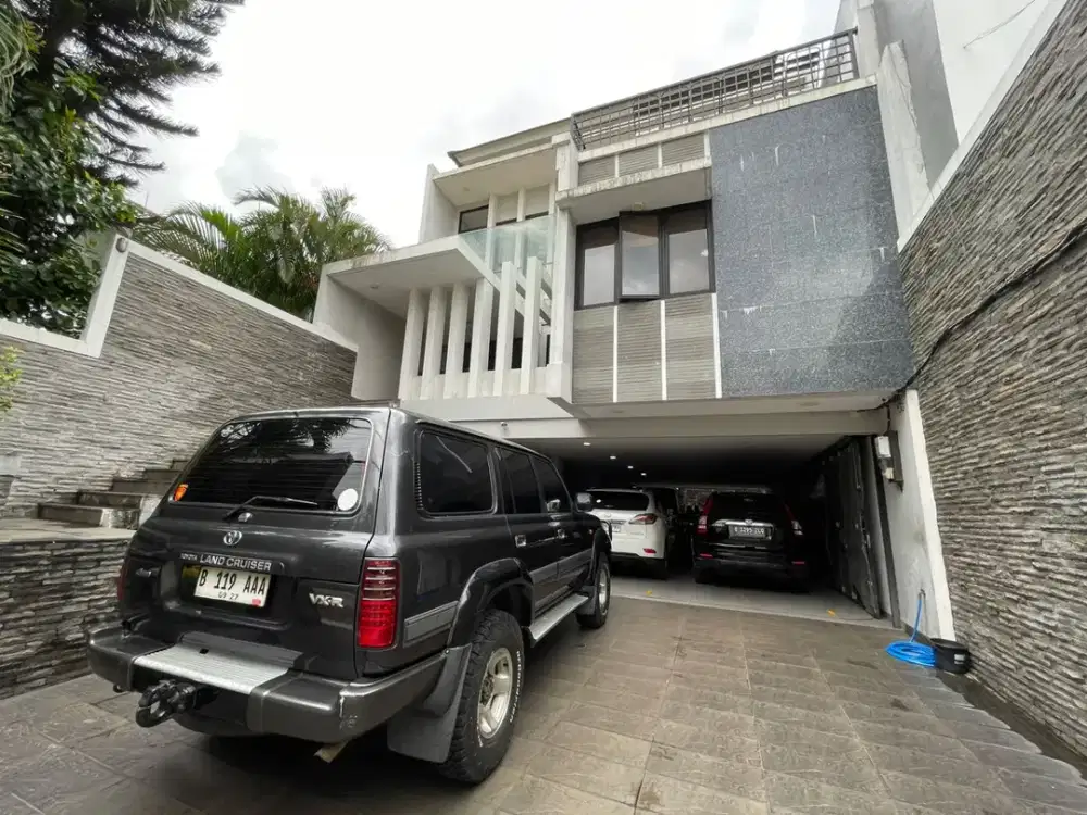 Dijual Rumah 3 lantai siap huni di Pondok Indah, Jakarta Selatan