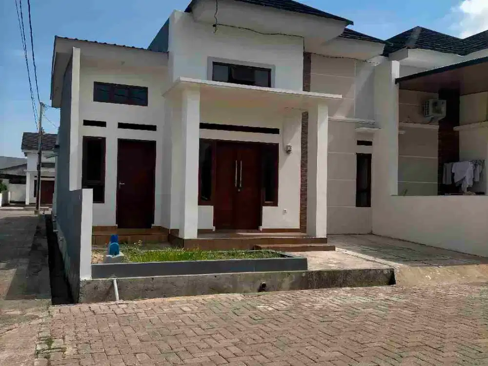 Griya Surya Permai 
Jl Tamanggapa Raya 3
Type 50/84 (6X14)- 2 KT  2 WC Rp. 572 JT
Type 57/84 (7X14) 2 KT 2 WC Rp. 680 JT
Type 66/98 (7 X14) 3 KT  2 WC Rp. 725 JT
Free Biaya