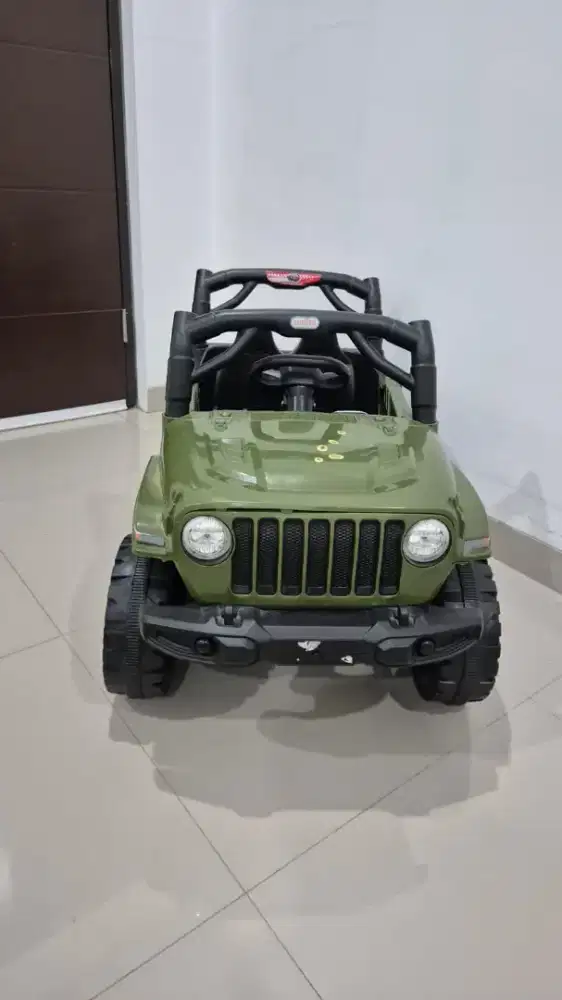 Mobil remote aki jeep rubicon
