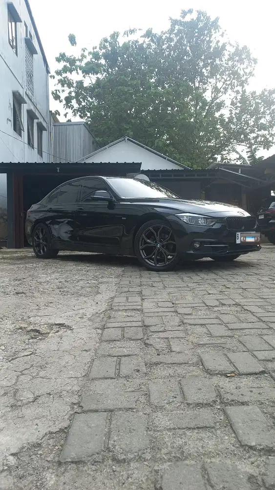 BMW 320i 2017 Bensin