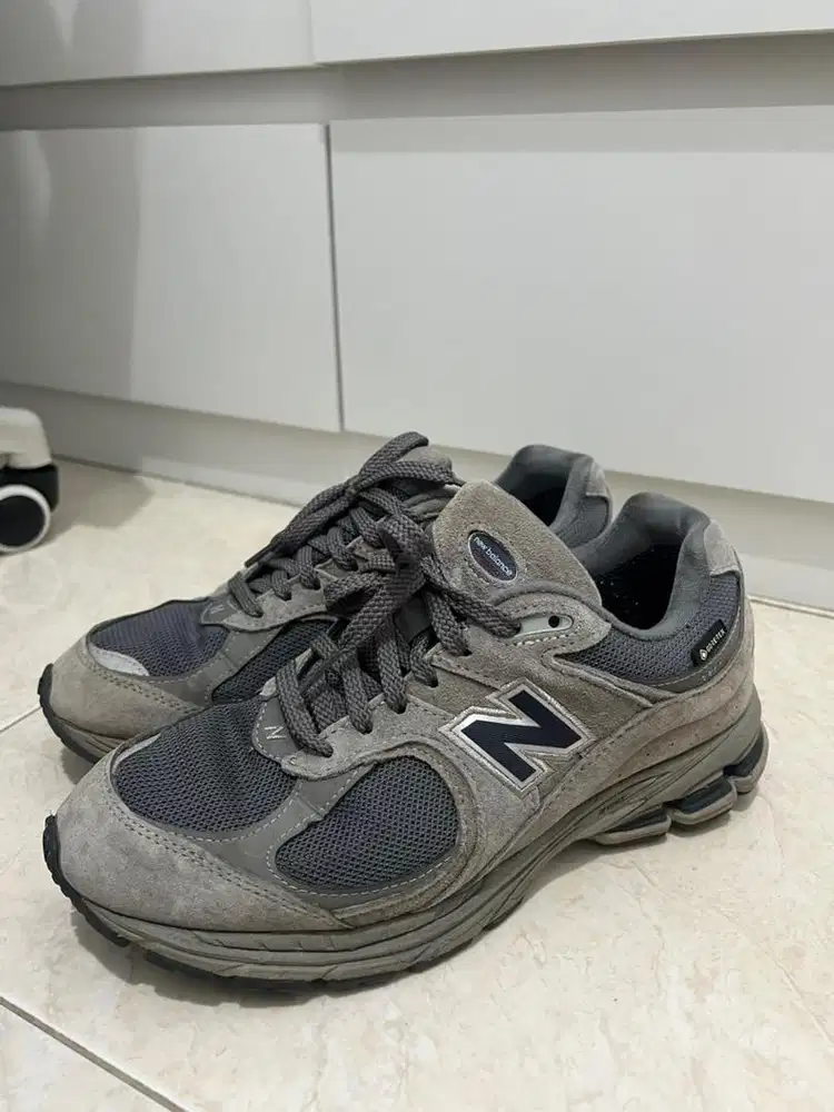 New balance shoes man