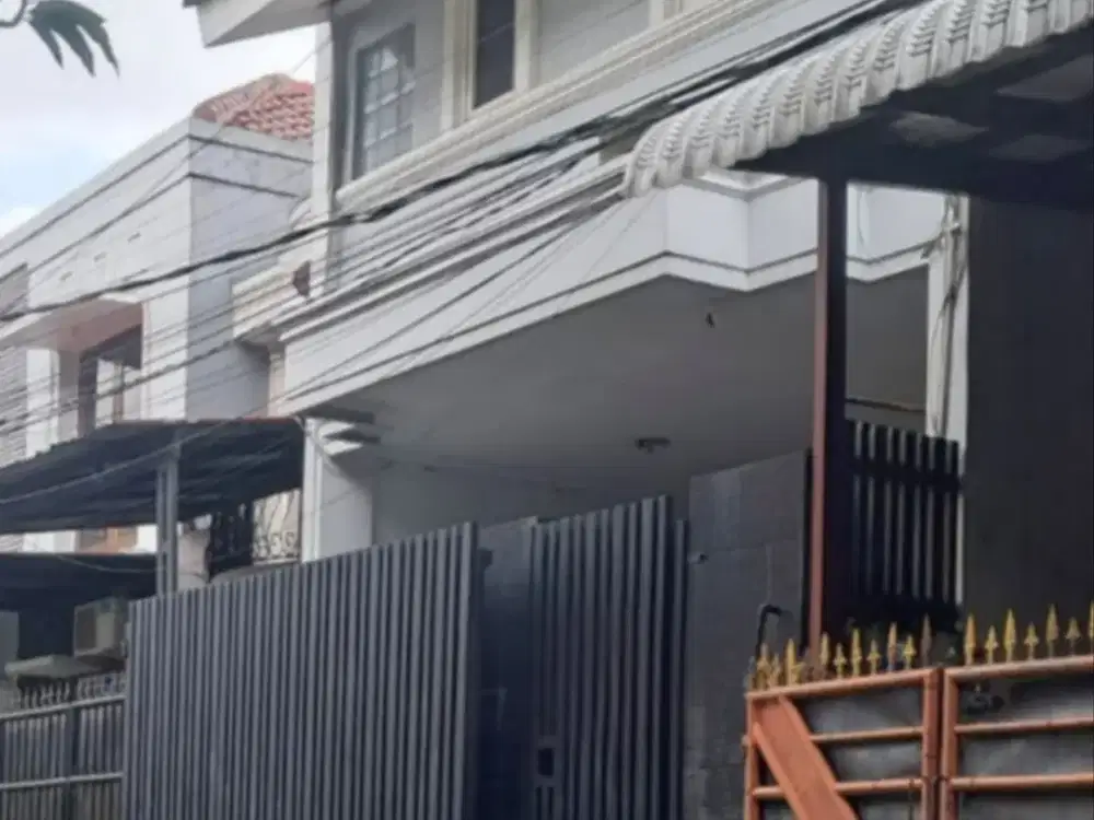 JALAN 2 MOBIL!! Rumah Minimalis di Perumkar Pondok Kelapa