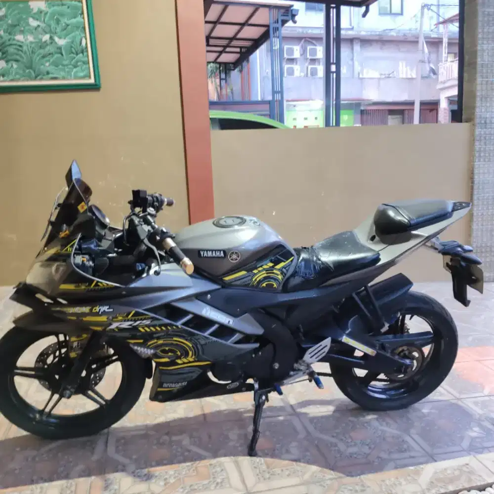 Yamaha R15 kilometer rendah