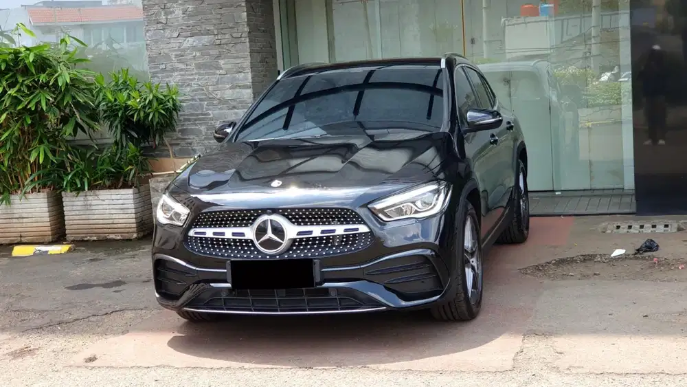 Km16rb mercedes benz mercy gla200 amg line 2022 hitam