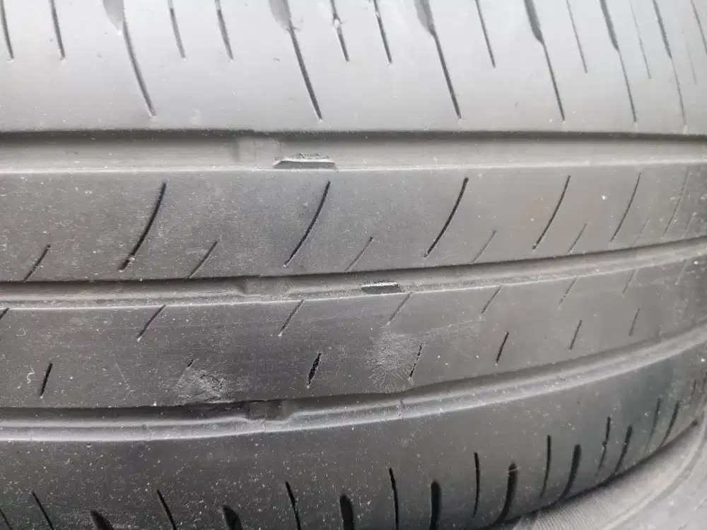 Ban Dunlop 205/65/16.  4 pcs