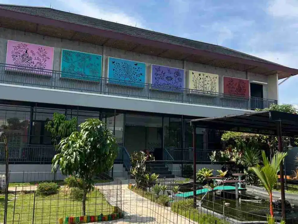 rumah dijual dengan gudang dengan cafe dengan kebun jalan burujul margaasih Bandung