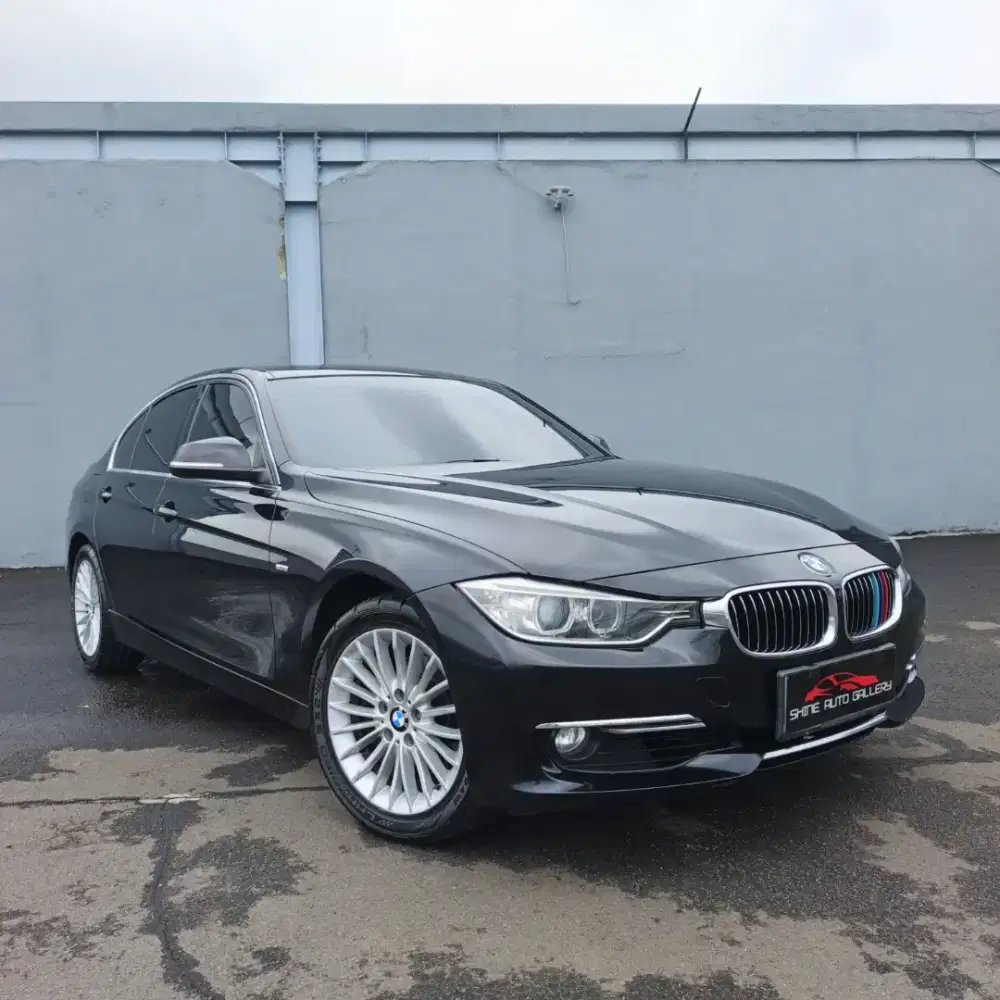 BMW 320i tahun 2015