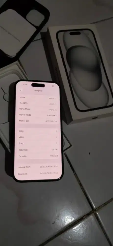 iPhone 15 besic 128 GB lengkap mulus terawat mesin dijamin segel iBox