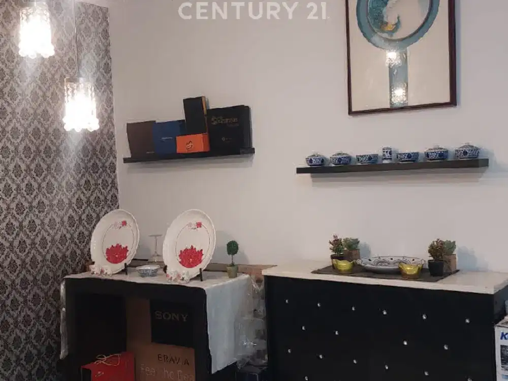 DIJUAL / DISEWAKAN RUMAH TIANG BENDERA, JAKARTA BARAT