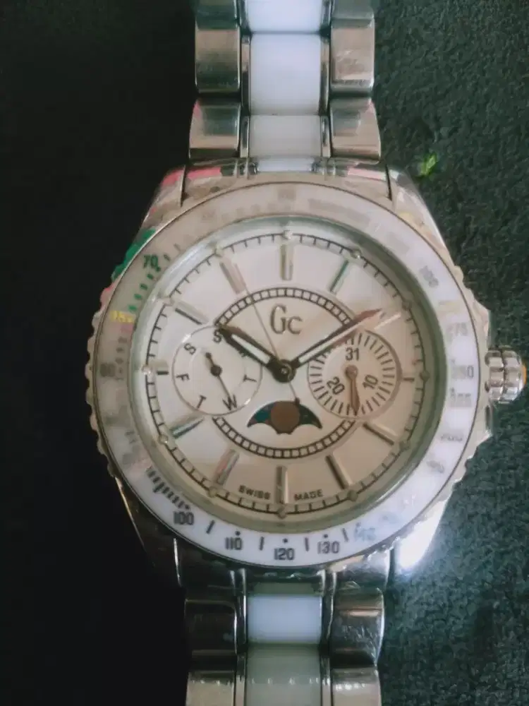 JAM GC/GUESS COLLECTION