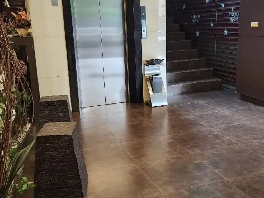 Ruang komersial 300 - 800 m2 di lokasi premium jalan utama di BSD City