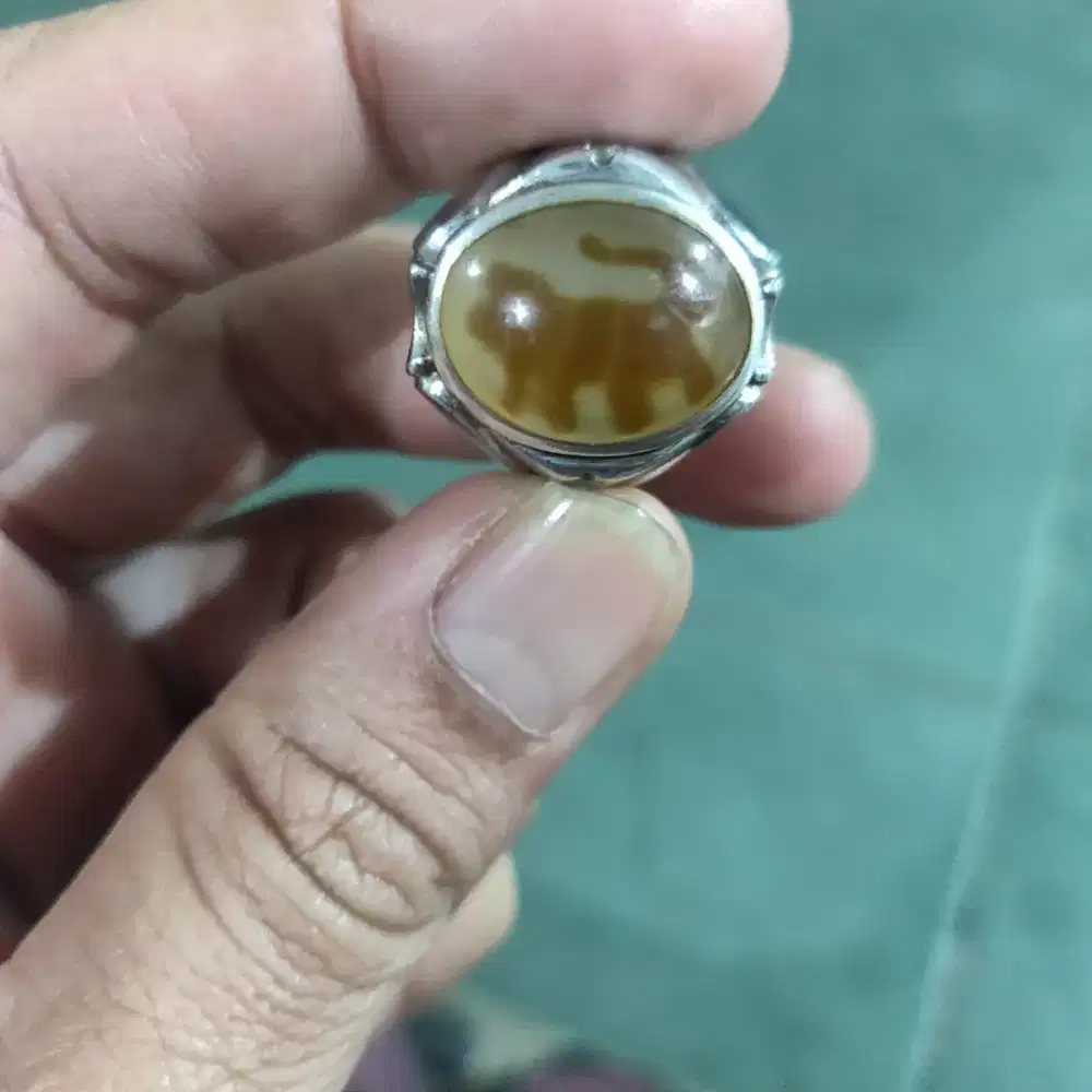 Di jual cincin Langka bermotif asli