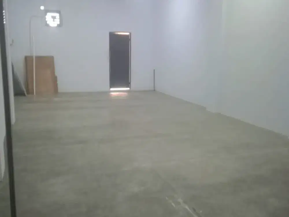 Ruko Komersil 3 Lantai Lokasi Boulevard Hijau Harapan Indah Bekasi Siap Pakai