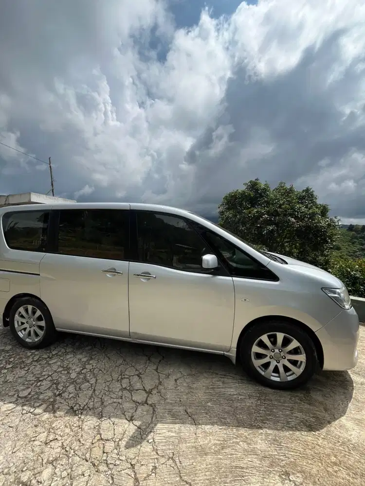 Nissan Serena 2013 Bensin