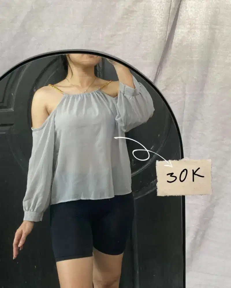 YVPreloved Off-Shoulder Long Sleeve