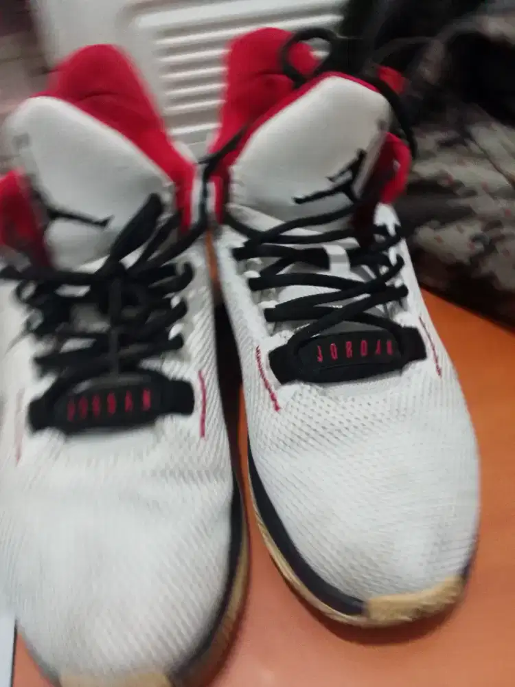 Sepatu basket jordan