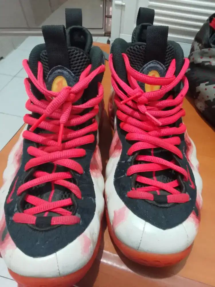 Sepatu jalan Naik air