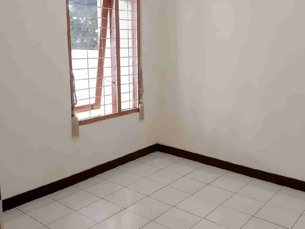 Rumah 1 Lantai Luas 72m 2 Kamar SHM Nusaloka BSD dekat Rawabuntu