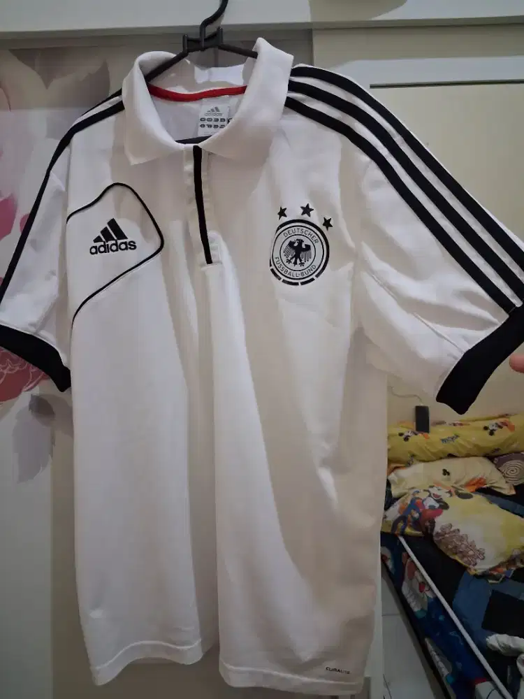 Baju bola adidas