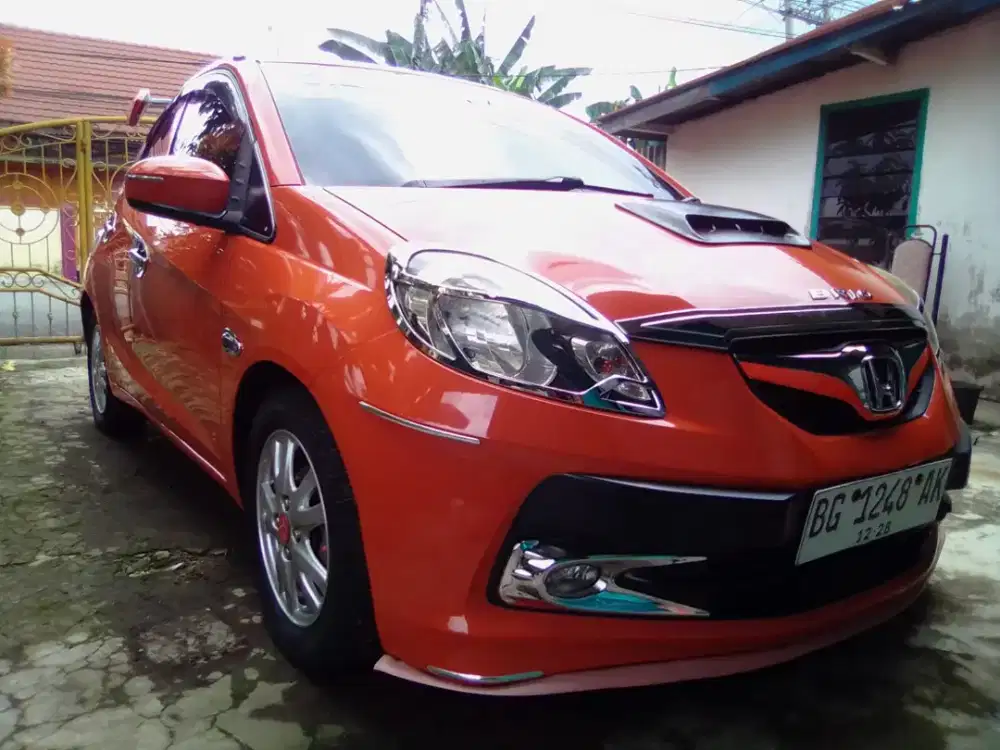 Dijual Brio E 1.2 MT warna orange