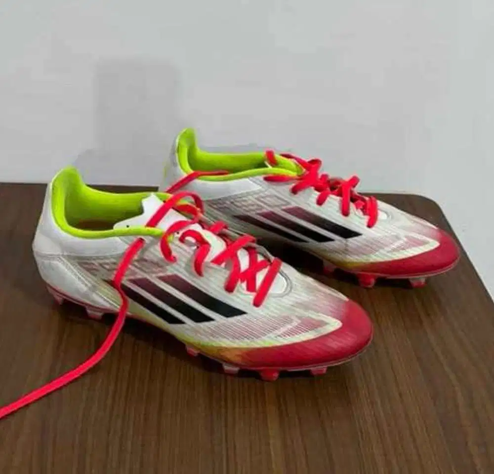 Sepatu Bola Adidas F50 Club
