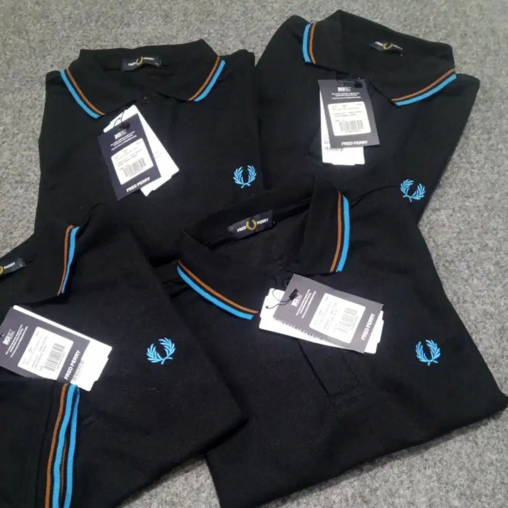 Poloshirt Fred Perry Black Tipped Gold Blue