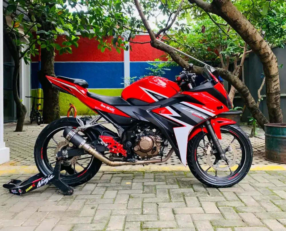 Honda cbr 150 R 2019