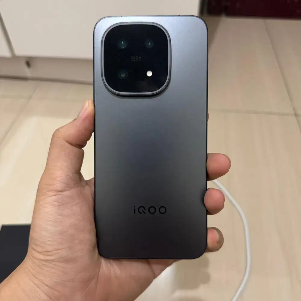 IQOO 15 512GB / 16GB