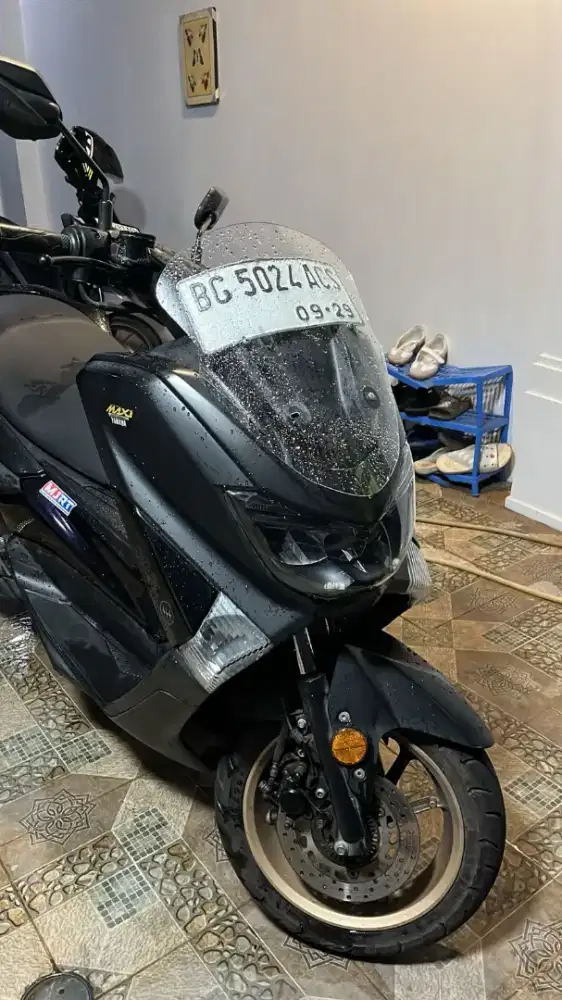 nmax 2019 low km 24.000 surat² lengkap BPKB sampe faktur kunci ada 2