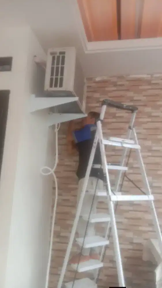 Perbaikan atap bocor renovasi rumah pasang kanopi ganti atap