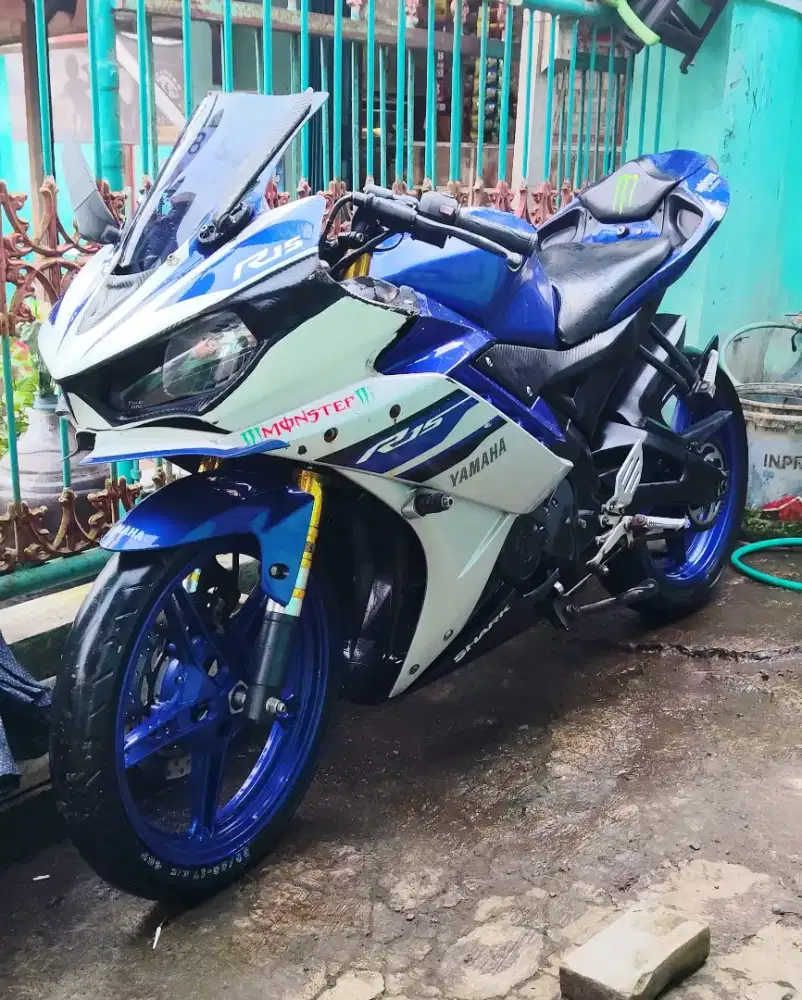 YAMAHA R15 V2 THN 2016 KUMPLIT ISI JUAL CEPAT MURAH B.U