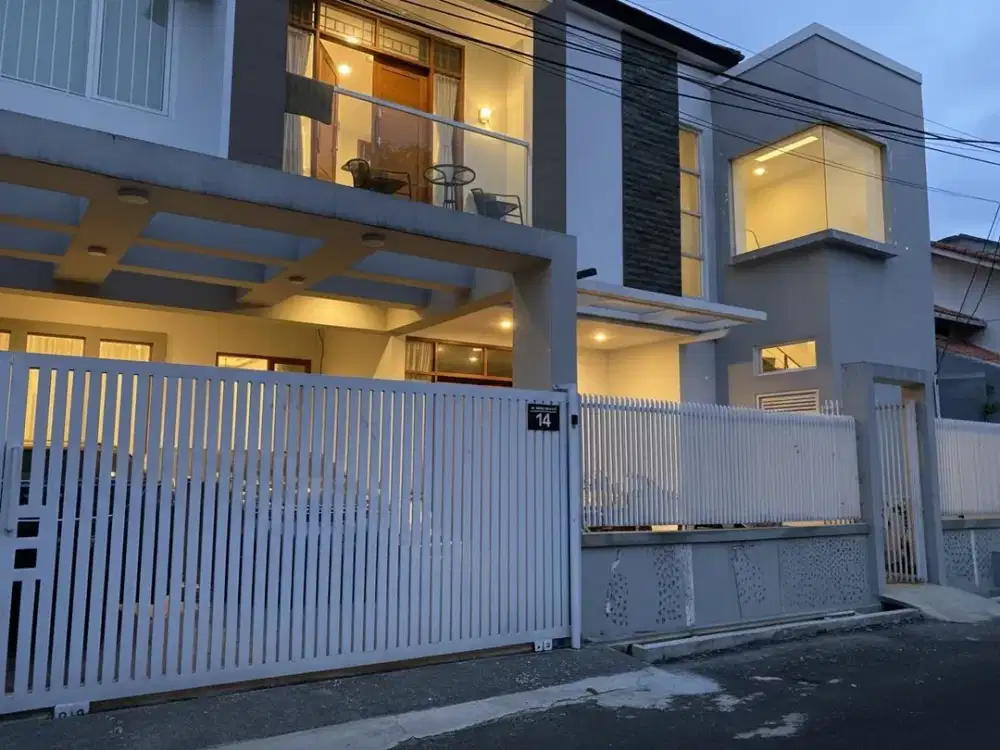 Dijual Hunian Cantik Dengan Design Keren Siap Huni Harga Masih Bisa Nego Lokasi Startegis di Margahayu Raya, Bandung
