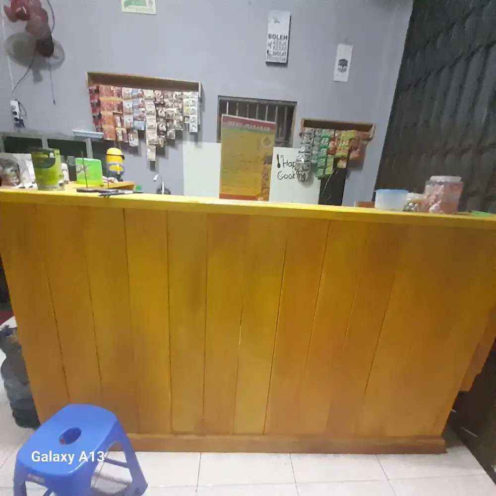 Meja Kasir+Rak indomi,dan sofa lemari barang2
