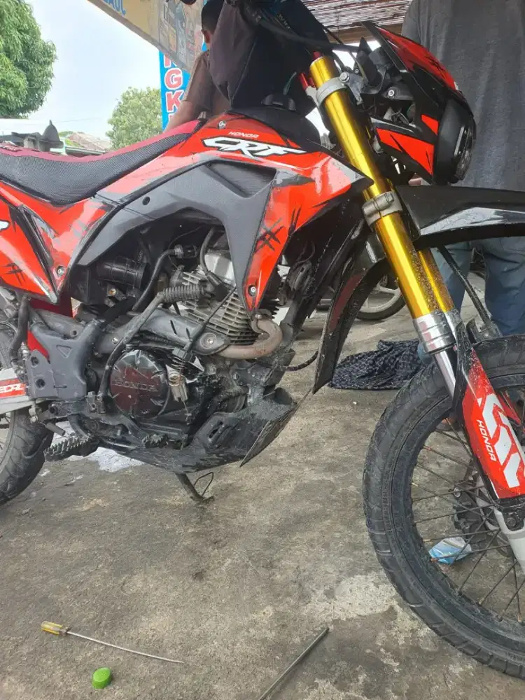 Supermoto mesin mega pro