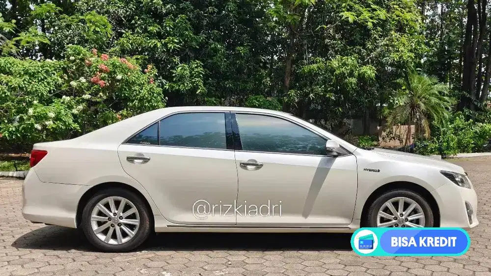 Toyota Camry Hybrid 2012 istimewa