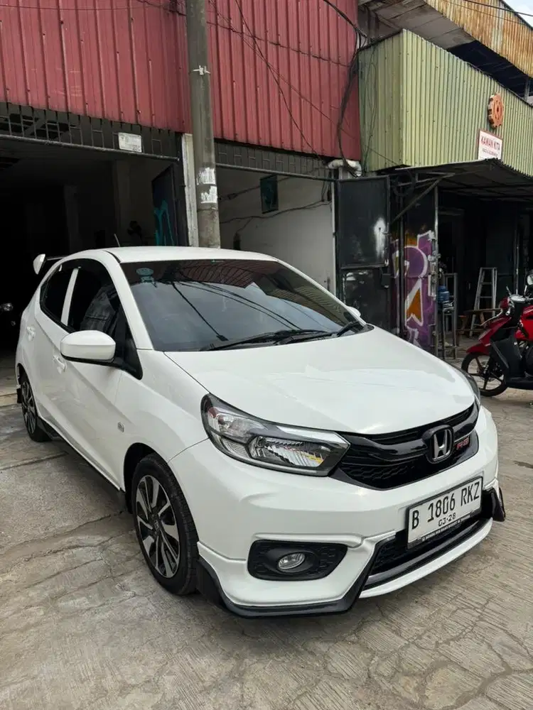 Honda brio 2023 automatic km 27 rb service record atas nama sendiri!