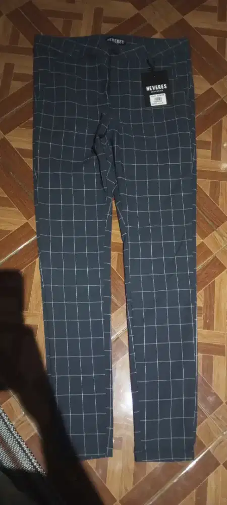 Celana tartan neveres size 34