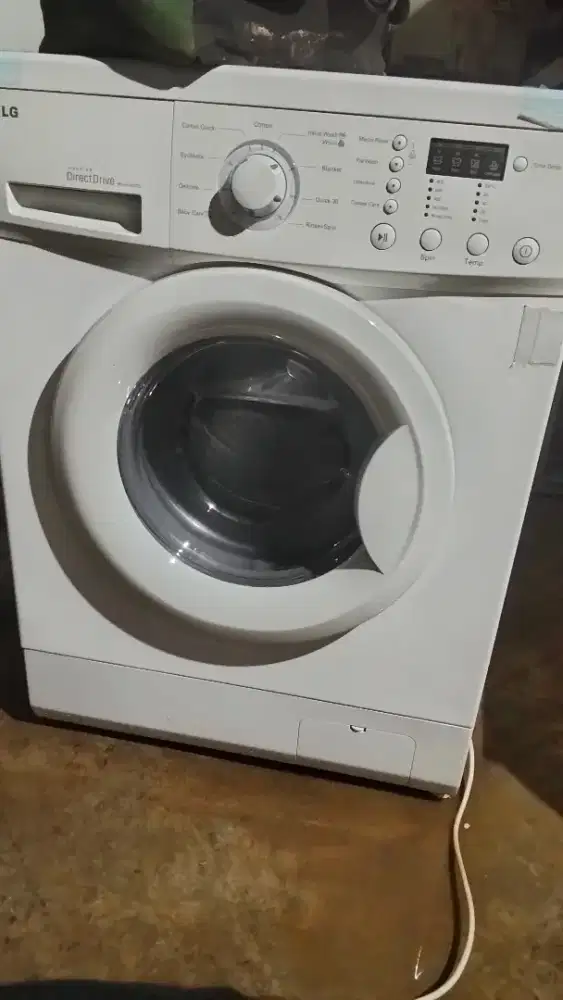 Mesincuci front loading merk LG 8KG