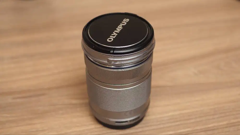 Lensa Olympus M.Zuiko 40-150mm f/4-5.6 ED