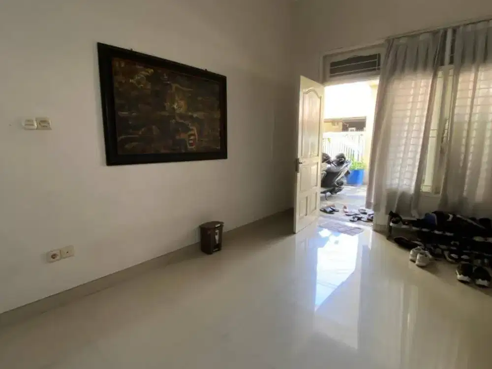 Rumah Mulyosari Tengah