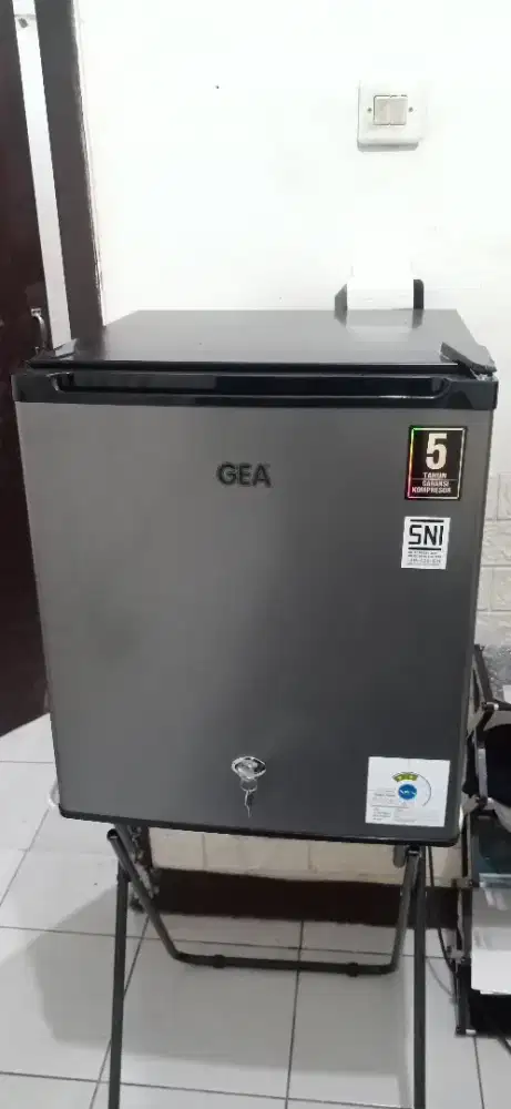 Kulkas Mini Bar Merk GEA
