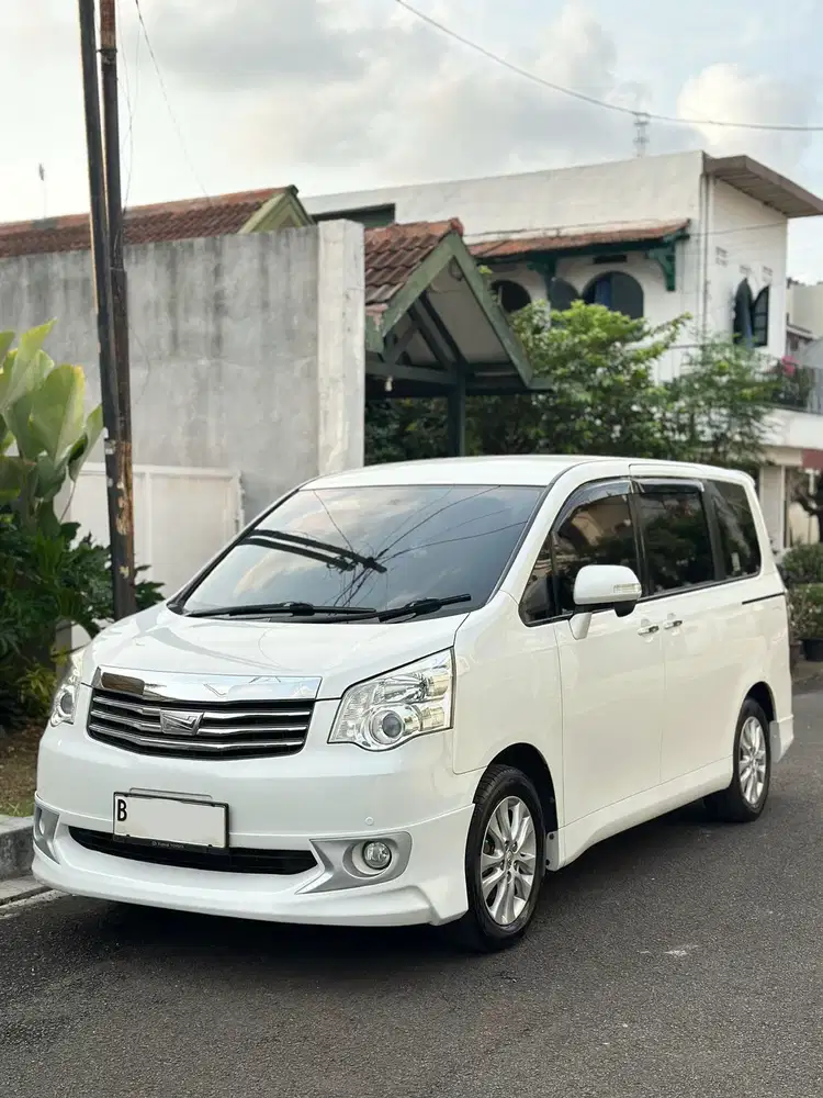 Toyota Nav1 V limited 2017 AT