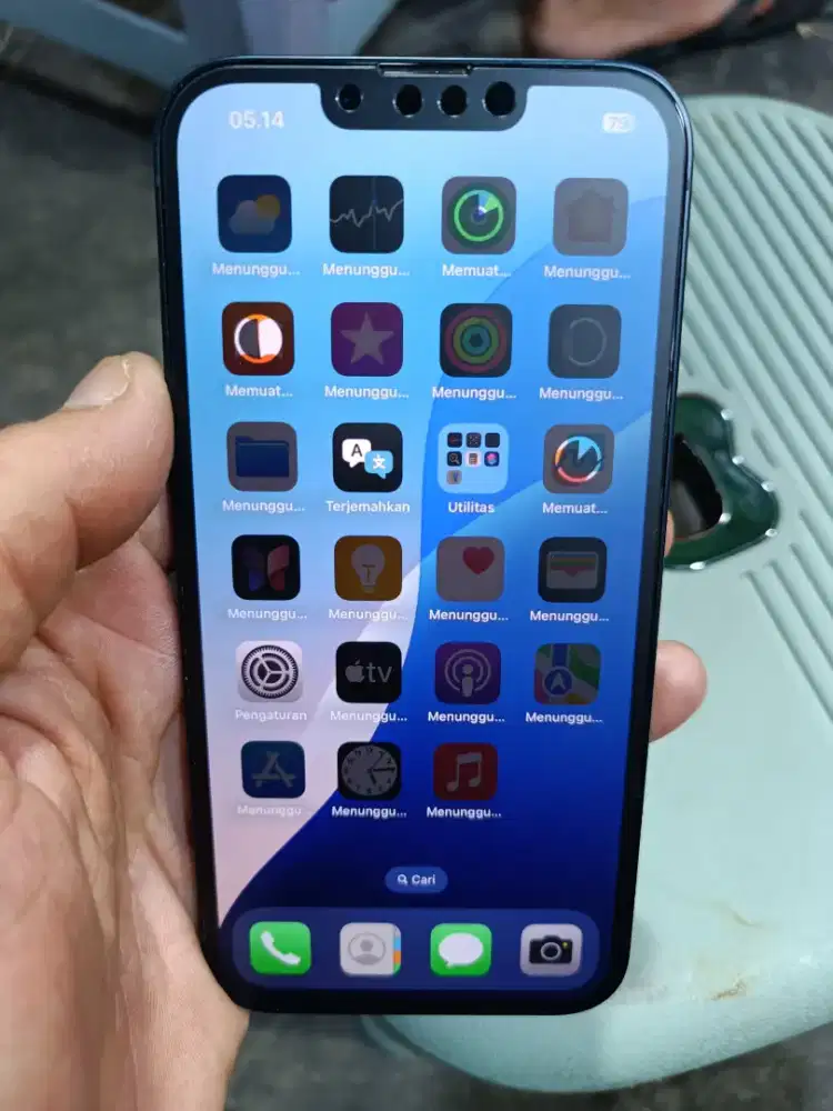 Iphone 13.   128 gb ibox