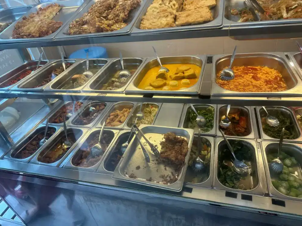 DI CARI PELAYAN RESTO AREA TANGERANG