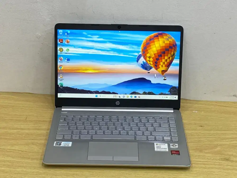 Laptop HP 14s-dx1xxx Prosesor AMD Athlon Silver 3050U RAM4GB SSD 512GB